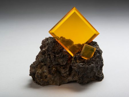 Glass Wulfenite specimen sculpture Fashion